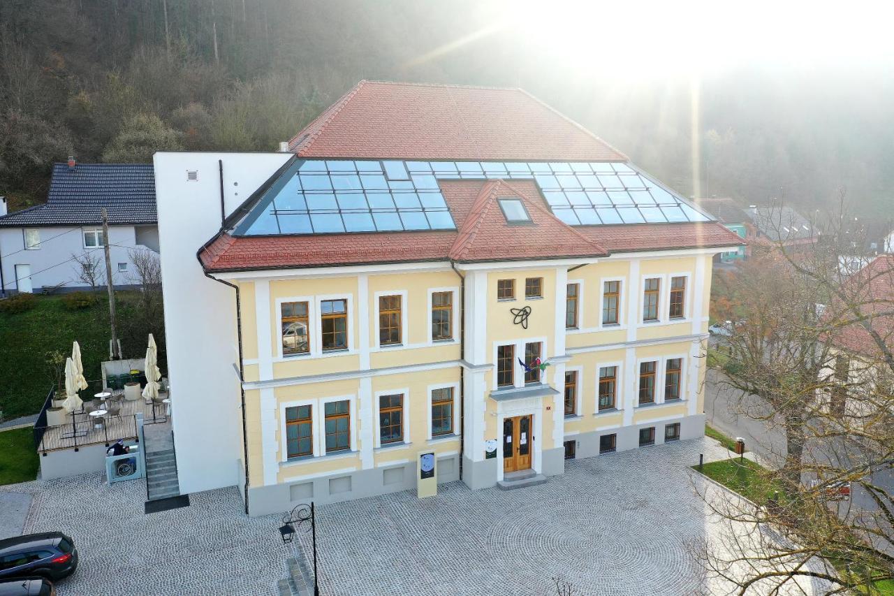 Honeybee Hostel - Hisa Kranjske Cebele Visnja Gora Exterior photo